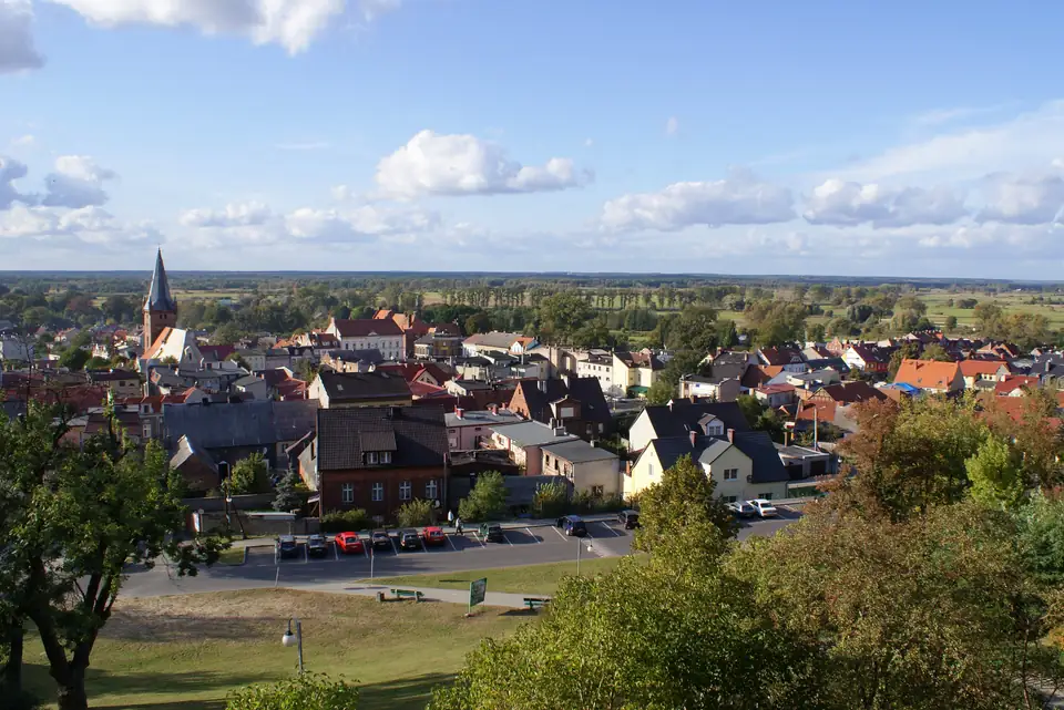 Widok zabudowy Czarnkowa i doliny Noteci ze wzgórza